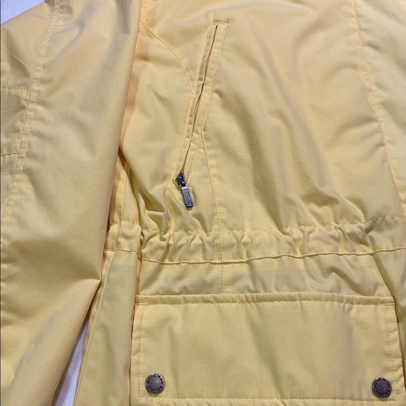 Pacific Trail Woman’s Yellow Jacket with Blue Collar Size Medium - Picture 4 of 7